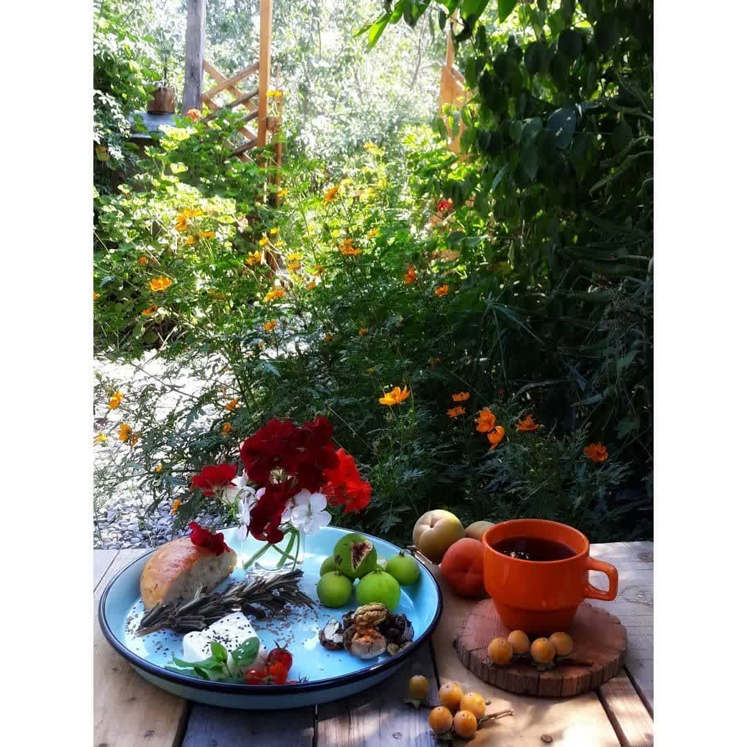 بومگردی آوش. اتاق هور - محوطه
